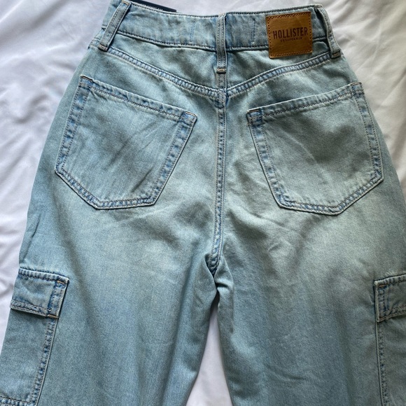 Hollister Denim - highest rise light wash vintage baggy cargo jeans